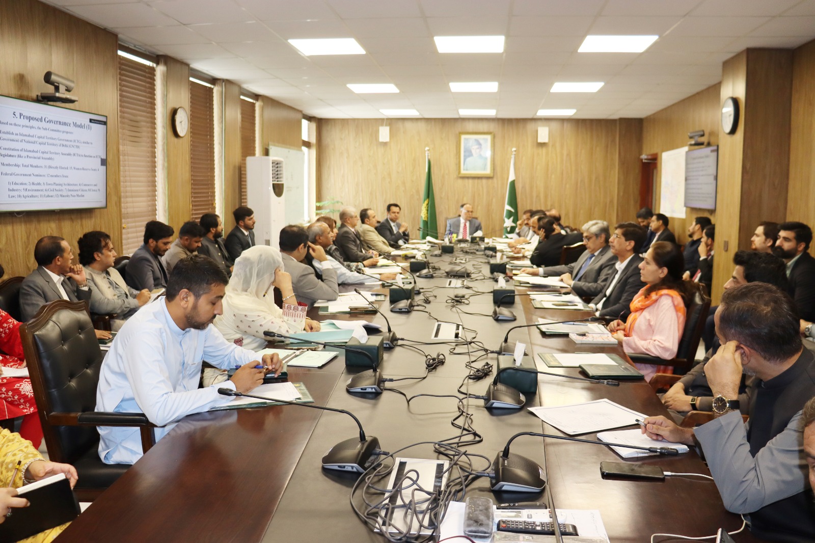 وفاقی وزیر منصوبہ بندی احسن اقبال کی زیر صدارت اسلام آباد کیپیٹل ٹیریٹری (ICT) کی گورننس میں اصلاحات اور بہتری لانے کے کئے اعلیٰ سطحی اجلاس

